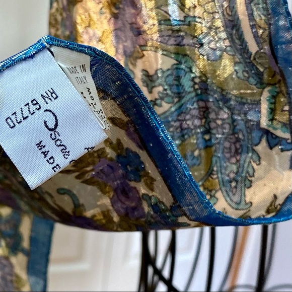 SOLD πΎ Vntg Oscar de la Renta Metallic Gold Lame Paisley Scarf - Picture 13 of 13